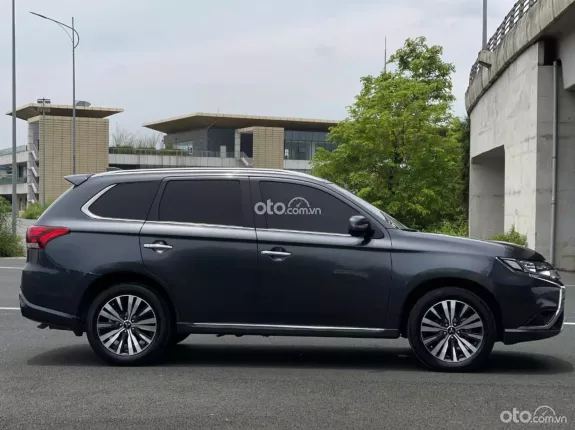 Mitsubishi Outlander 2.0 CVT 2022 - Xe 1 chủ Hà Nội, giá tốt thương lượng