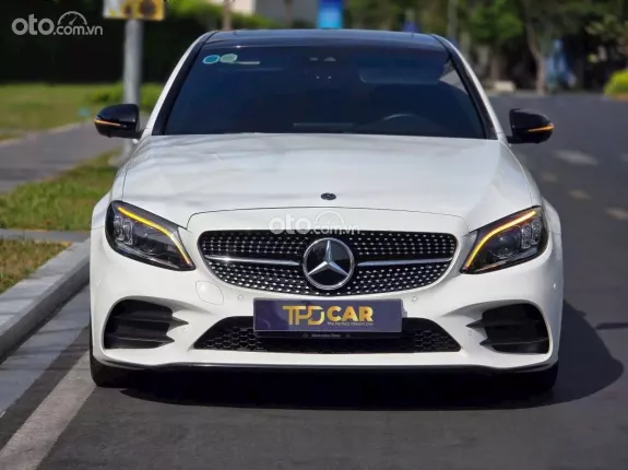 Mercedes-Benz C300 AMG 2020 - Hỗ trợ vay ngân hàng, sở hữu dễ dàng