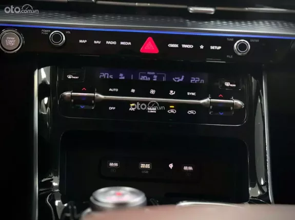 Kia Carnival 3.5G Signature 2022 - MPV cao cấp với thiết kế hiện đại và an toàn