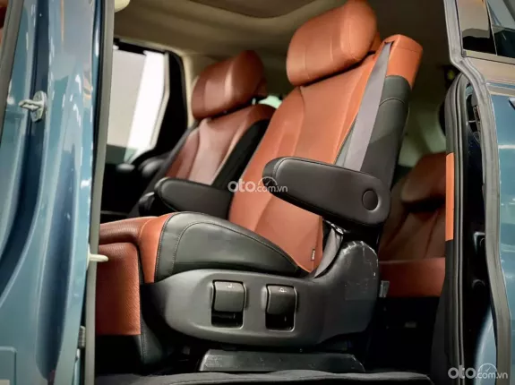 Kia Carnival 3.5G Signature 2022 - MPV cao cấp với thiết kế hiện đại và an toàn