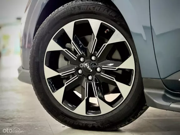 Kia Carnival 3.5G Signature 2022 - MPV cao cấp với thiết kế hiện đại và an toàn