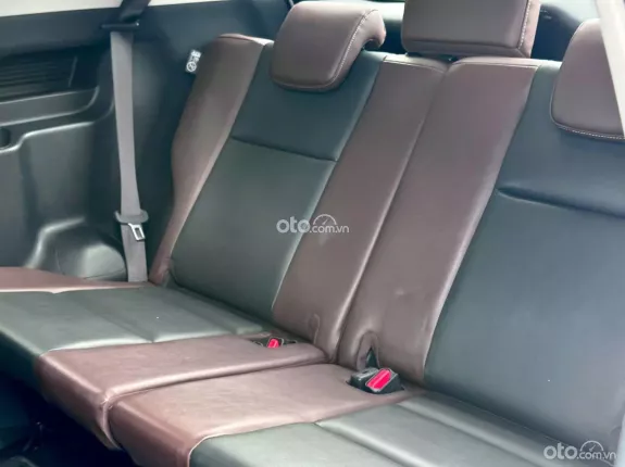 Toyota Innova Cross Hybrid 2023 - Xe gia đình 7 chỗ, màu trắng sang trọng