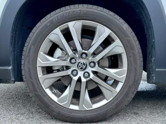 Toyota Innova Cross Hybrid 2023 - Xe gia đình 7 chỗ, màu trắng sang trọng