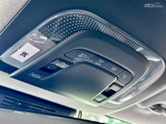 Toyota Innova Cross Hybrid 2023 - Xe gia đình 7 chỗ, màu trắng sang trọng