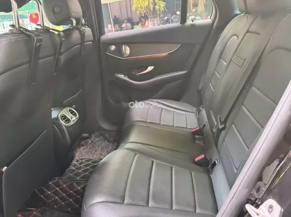 Mercedes-Benz GLC 200 V1 2021 - Xe chủ đi giữ, chất xe còn đẹp