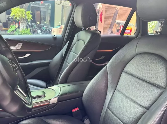 Mercedes-Benz GLC 200 V1 2021 - Xe chủ đi giữ, chất xe còn đẹp