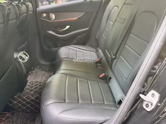 Mercedes-Benz GLC 200 V1 2021 - Xe chủ đi giữ, chất xe còn đẹp