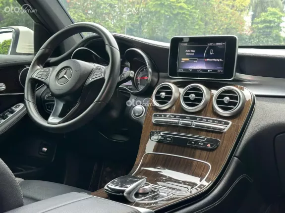 Mercedes-Benz GLC 200 4Matic 2018 - Xe 1 chủ mua mới từ đầu bao check thoải mái