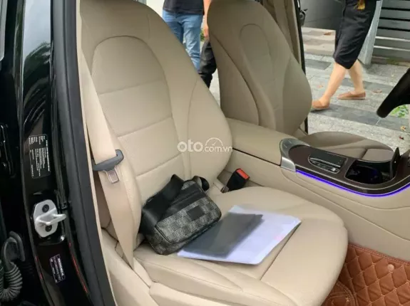 Mercedes-Benz GLC 200 V1 2022 - Xe 1 chủ mua mới từ đầu