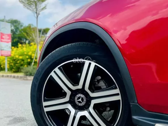 Mercedes-Benz GLC 200 4Matic 2021 - Xe còn đẹp, nước sơn bóng, check thoải mái