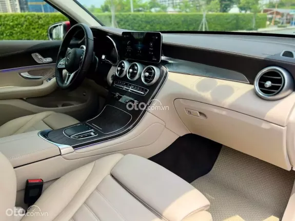 Mercedes-Benz GLC 200 4Matic 2021 - Xe còn đẹp, nước sơn bóng, check thoải mái