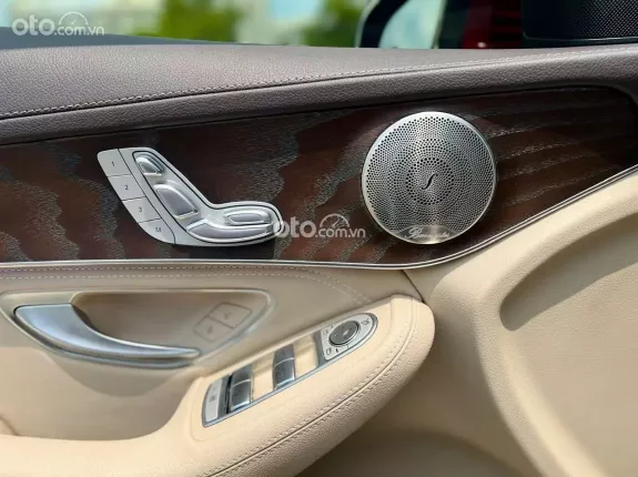 Mercedes-Benz GLC 200 4Matic 2021 - Xe còn đẹp, nước sơn bóng, check thoải mái