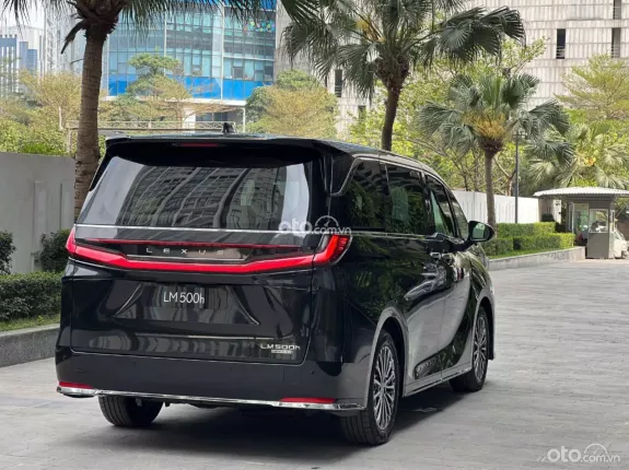 Lexus LM500h 6 ghế 2025 - Phiên bản nâng cấp, bổ sung vật liệu giảm rung và cách âm