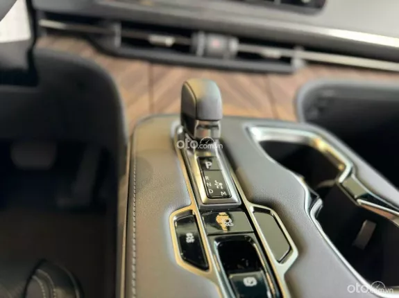 Lexus LM500h 6 ghế 2025 - Phiên bản nâng cấp, bổ sung vật liệu giảm rung và cách âm