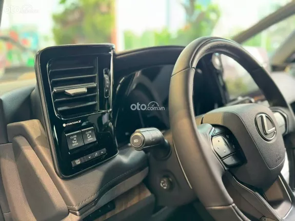 Lexus LM500h 6 ghế 2025 - Phiên bản nâng cấp, bổ sung vật liệu giảm rung và cách âm