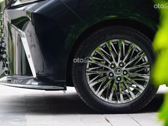 Lexus LM500h 6 ghế 2025 - Phiên bản nâng cấp, bổ sung vật liệu giảm rung và cách âm