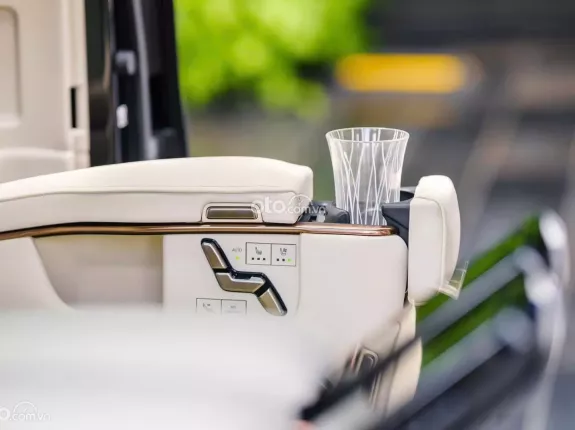 Lexus LM500h 6 ghế 2025 - Phiên bản nâng cấp, bổ sung vật liệu giảm rung và cách âm