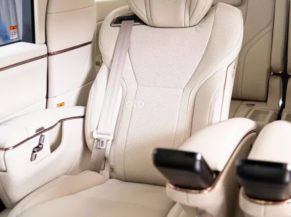 Lexus LM500h 6 ghế 2025 - Phiên bản nâng cấp, bổ sung vật liệu giảm rung và cách âm