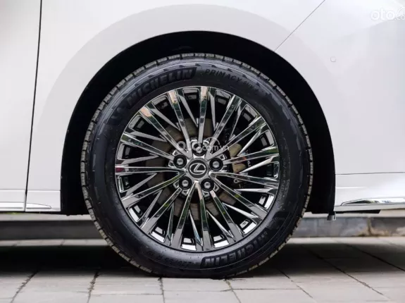 Lexus LM500h 4 ghế 2025 - Phiên bản nâng cấp, bổ sung thêm vật liệu giảm rung và cách âm..