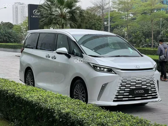 Lexus LM500h 4 ghế 2025 - Phiên bản nâng cấp, bổ sung thêm vật liệu giảm rung và cách âm..