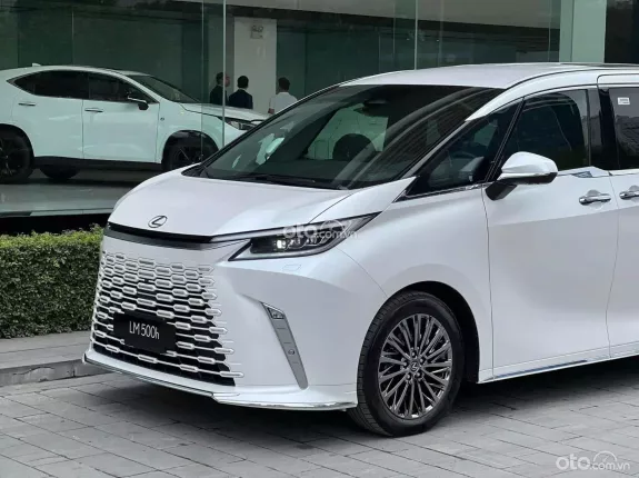 Lexus LM500h 4 ghế 2025 - Phiên bản nâng cấp, bổ sung thêm vật liệu giảm rung và cách âm..