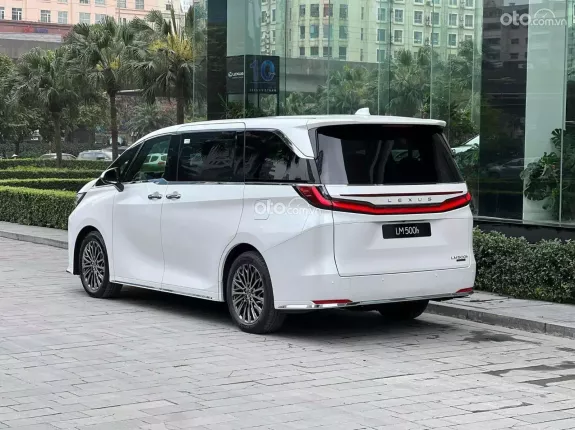 Lexus LM500h 4 ghế 2025 - Phiên bản nâng cấp, bổ sung thêm vật liệu giảm rung và cách âm..