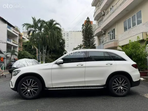Mercedes-Benz GLC 200 V1 2022 - Xe 1 chủ mua mới từ đầu, đăng ký t6/2022