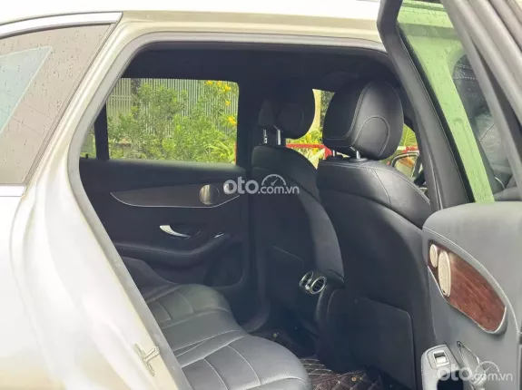 Mercedes-Benz GLC 200 V1 2022 - Xe 1 chủ mua mới từ đầu, đăng ký t6/2022