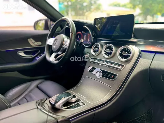 Mercedes-Benz C300 AMG 2020 - GIÁ SIÊU TỐT - ƯU ĐÃI TO