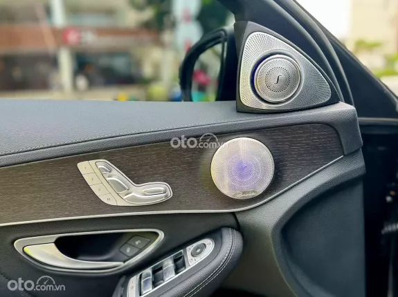 Mercedes-Benz C300 AMG 2020 - GIÁ SIÊU TỐT - ƯU ĐÃI TO