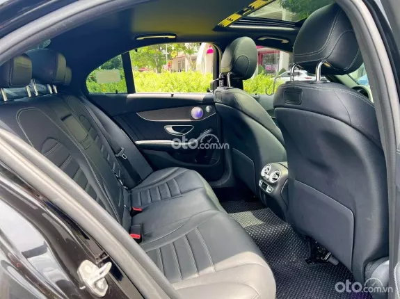 Mercedes-Benz C300 AMG 2020 - GIÁ SIÊU TỐT - ƯU ĐÃI TO