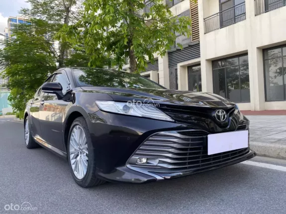 Toyota Camry 2.5Q 2019 - Chính chủ tư nhân Hà Nội chạy rất giữ gìn