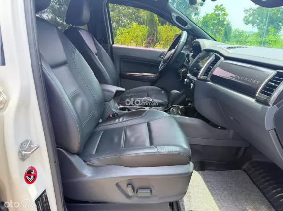 Ford Everest Titanium 2.2L 4x2 AT 2017 - Xe siêu đẹp, chủ giữ gìn bao check test