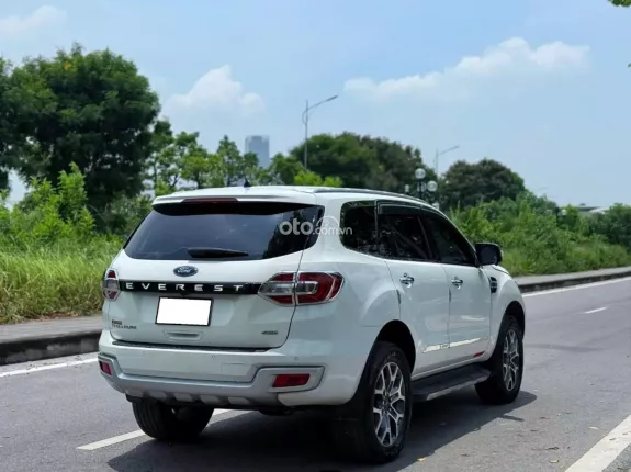 Ford Everest Titanium 2.2L 4x2 AT 2017 - Xe siêu đẹp, chủ giữ gìn bao check test