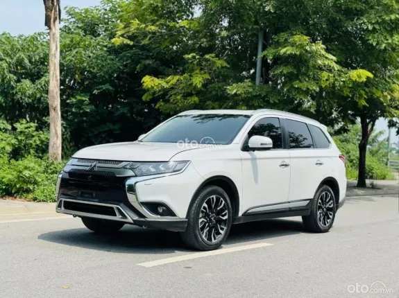 Mitsubishi Outlander 2.0 CVT Premium 2021 - Đủ hồ sơ sang tên, giá tốt thương lượng
