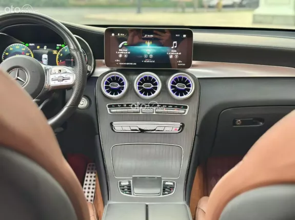 Mercedes-Benz GLC 300 4Matic V1 2022 - Bao check xe thoải mái
