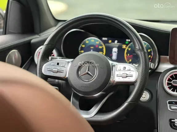 Mercedes-Benz GLC 300 4Matic V1 2022 - Bao check xe thoải mái