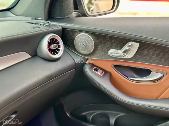 Mercedes-Benz GLC 300 4Matic V1 2022 - Bao check xe thoải mái