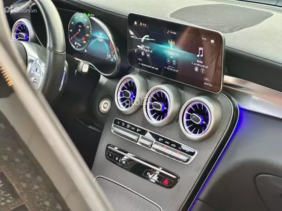 Mercedes-Benz GLC 300 4Matic V1 2022 - Bao check xe thoải mái