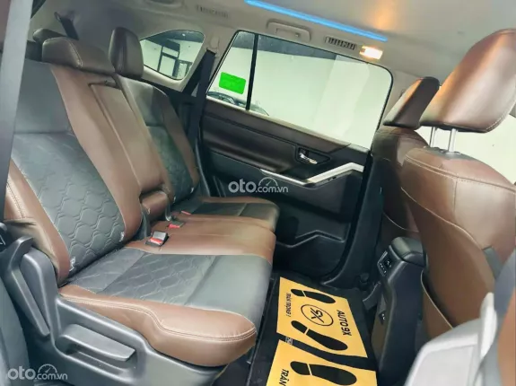 Toyota Innova Cross Xăng 2024 - Xe lướt như mới, ODO chỉ 23.000 km