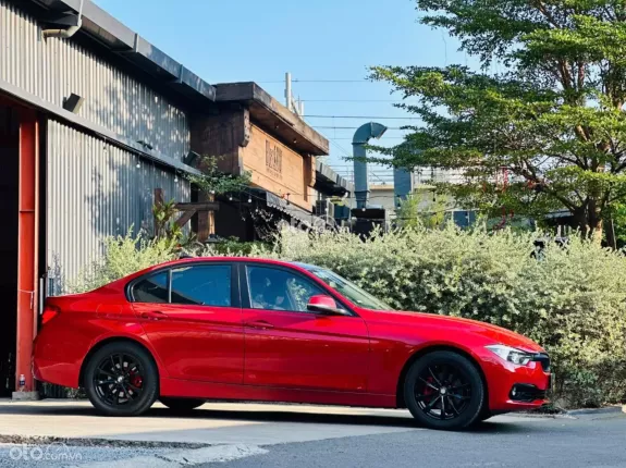 BMW 320i Executive 2017 - Phiên bản kỷ niệm 100 năm, thiết kế độc đáo, đầy đủ tiện nghi