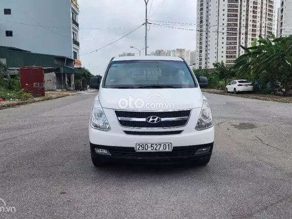 Hyundai Starex 2.4 MT 2008 - 3 chỗ máy dầu màu trắng đẹp