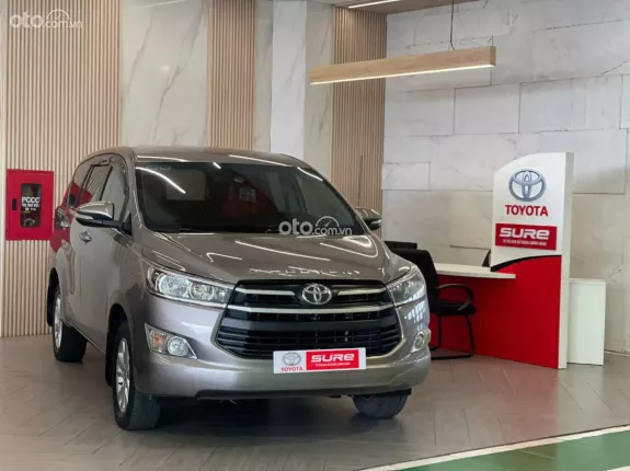 Toyota Innova 2.0E 2017 - Giá chỉ 396 triệu
