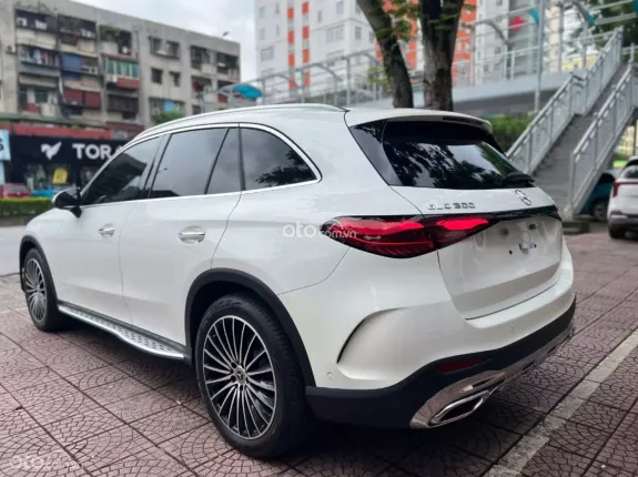 Mercedes-Benz GLC 300 2023 - Chủ đi siêu ít