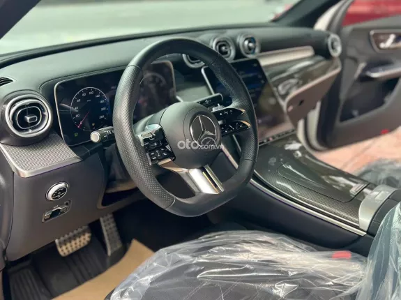 Mercedes-Benz GLC 300 2023 - Chủ đi siêu ít