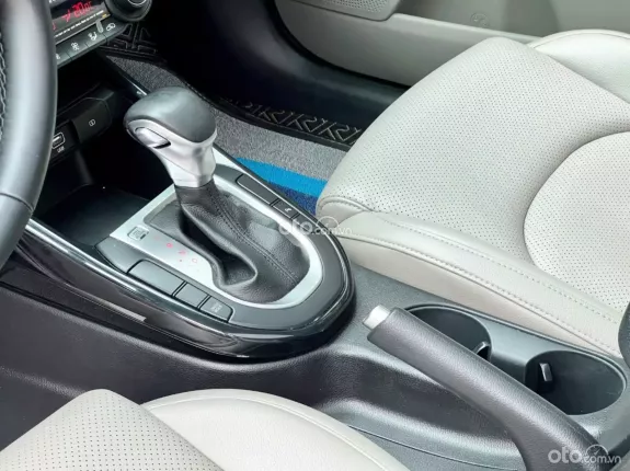 Kia Cerato 1.6 AT Luxury 2018 - Tài chính rất hợp lý!