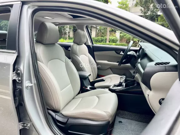 Kia Cerato 1.6 AT Luxury 2018 - Tài chính rất hợp lý!