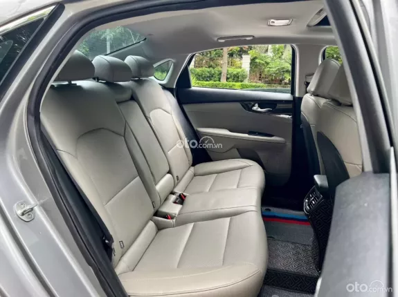 Kia Cerato 1.6 AT Luxury 2018 - Tài chính rất hợp lý!