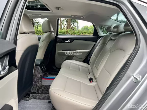 Kia Cerato 1.6 AT Luxury 2018 - Tài chính rất hợp lý!