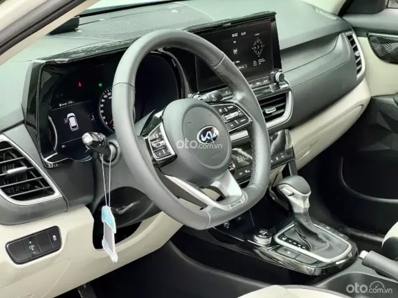 Kia Seltos 1.4 Premium 2021 - Siêu đẹp!